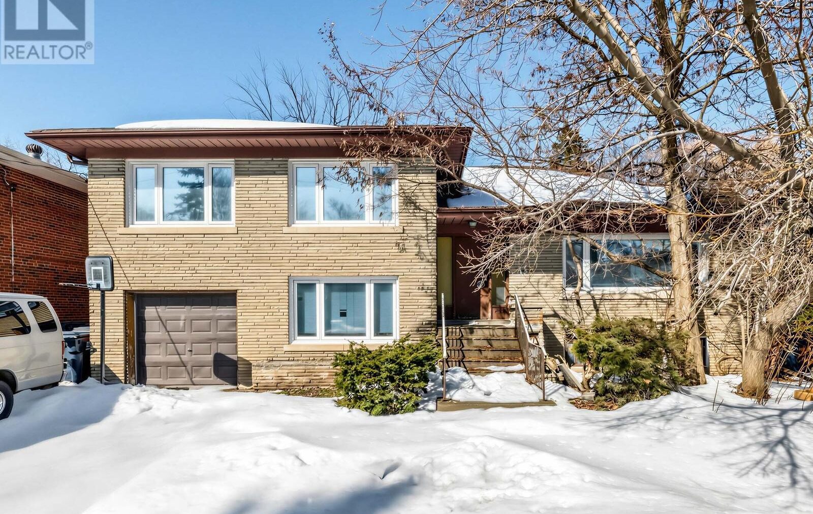 14 Frontenac Ave, view 1 of 3