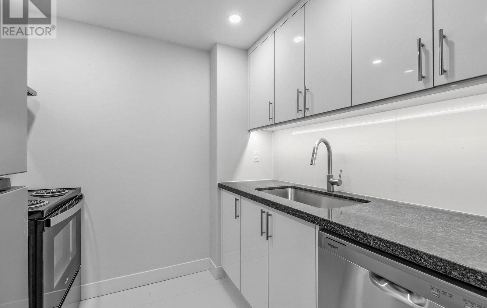 7 Bishop Ave · Unit 217, view 2 of 3