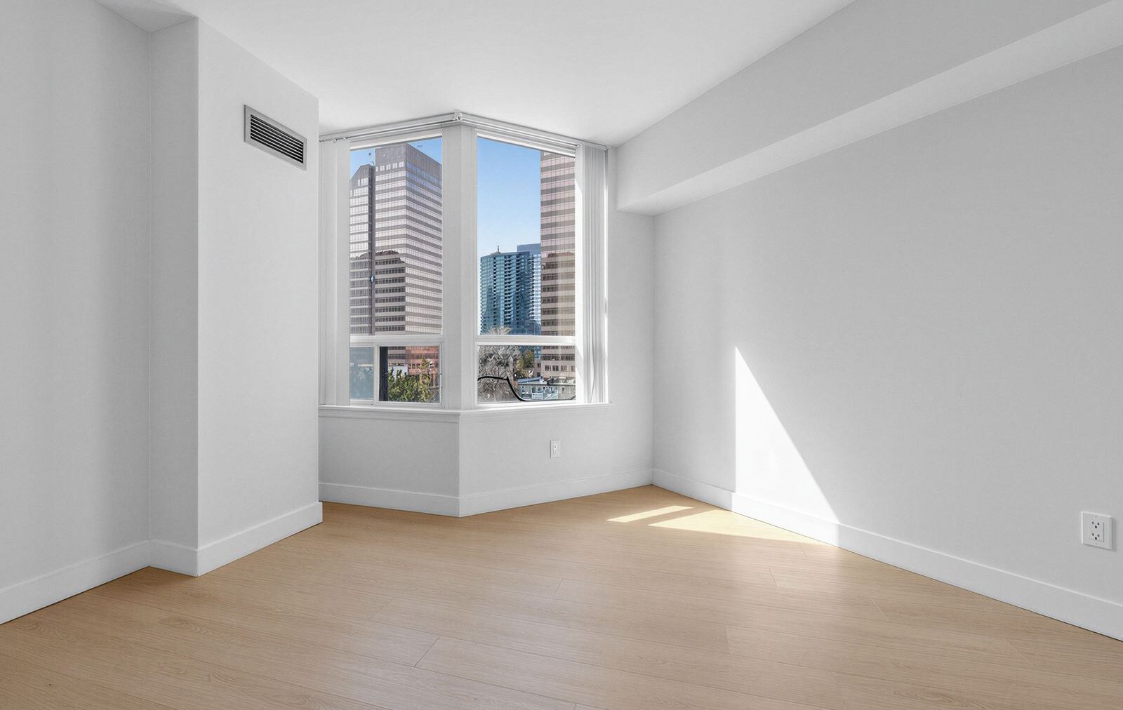 7 Bishop Ave · Unit 501, view 2 of 3