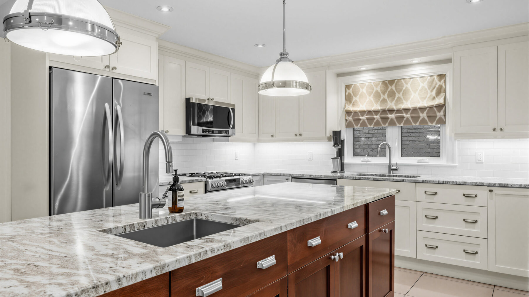 45 Fairholme Ave, view 9 of 56