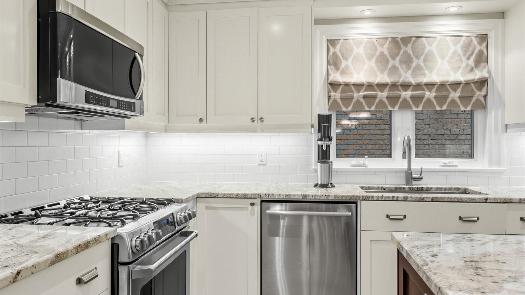 45 Fairholme Ave, view 25 of 56