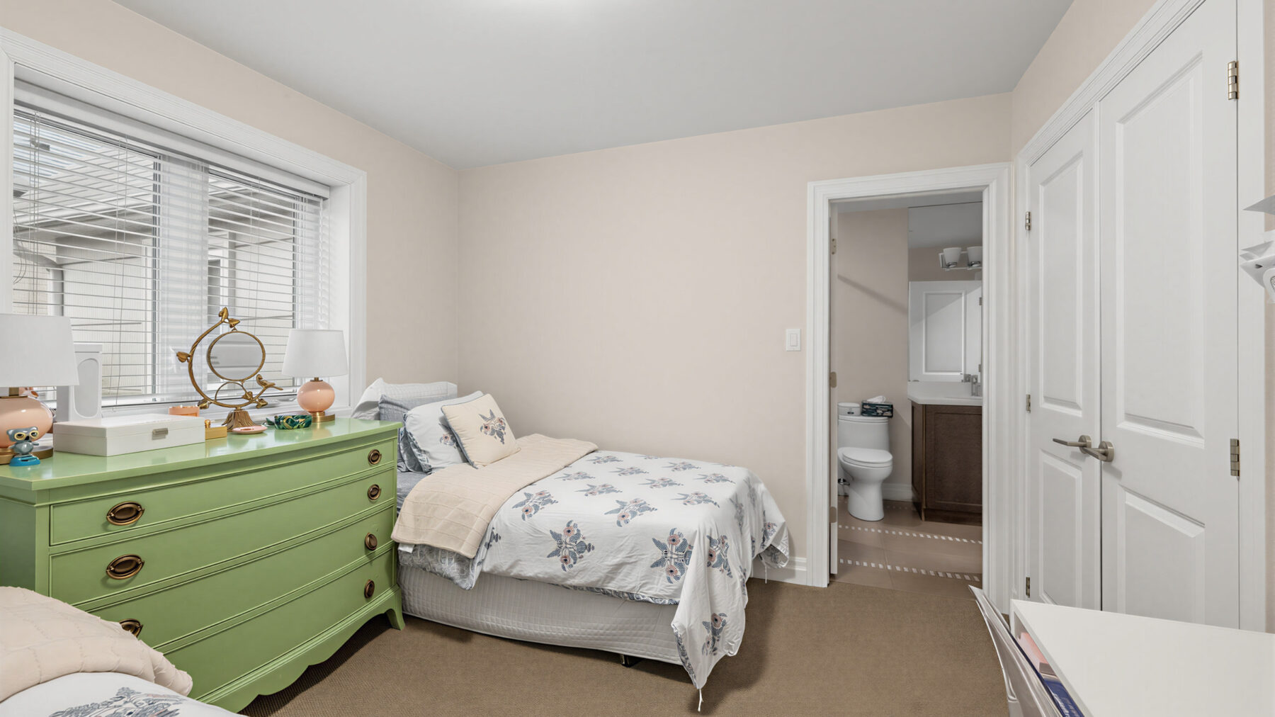 45 Fairholme Ave, view 37 of 56