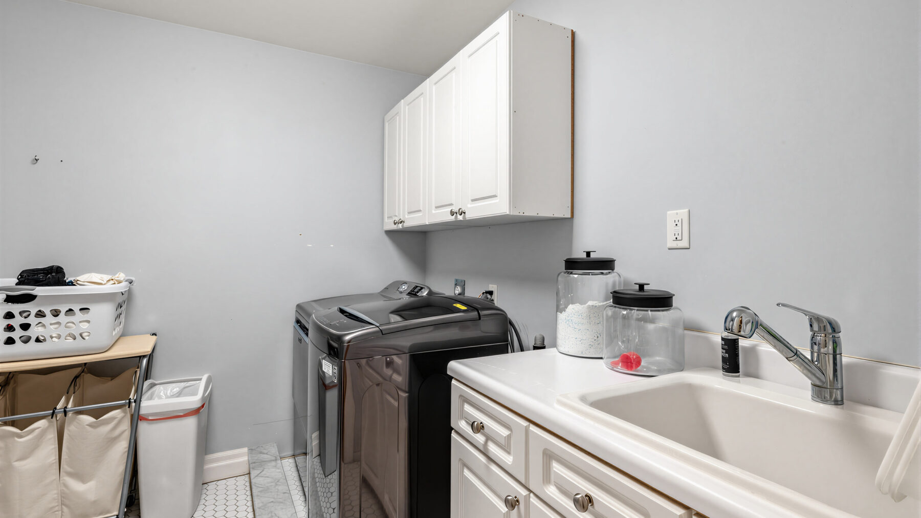 45 Fairholme Ave, view 40 of 56