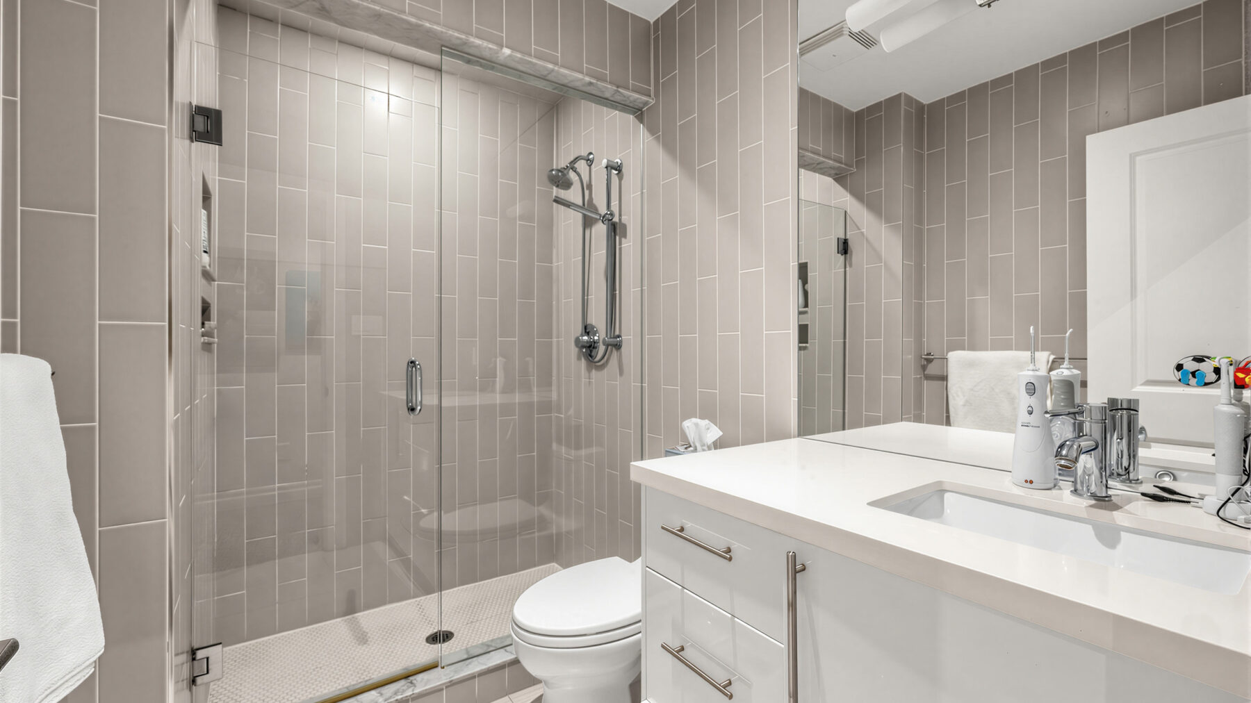 45 Fairholme Ave, view 41 of 56