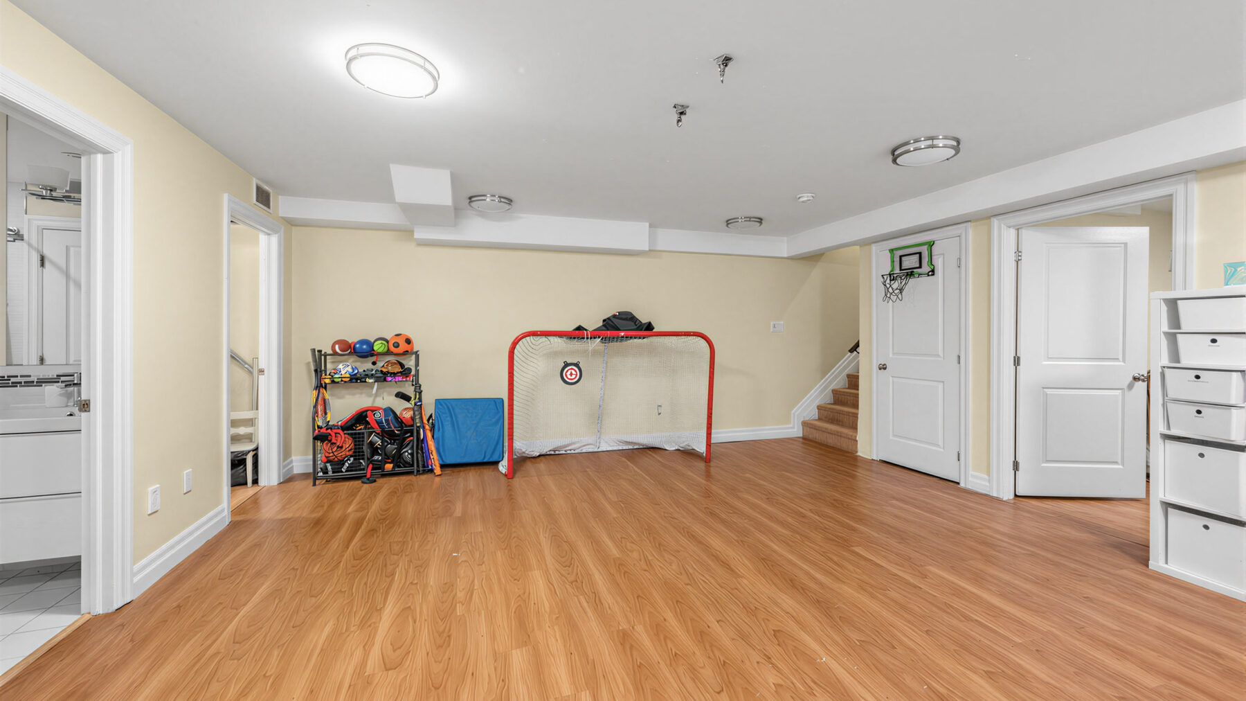 45 Fairholme Ave, view 44 of 56