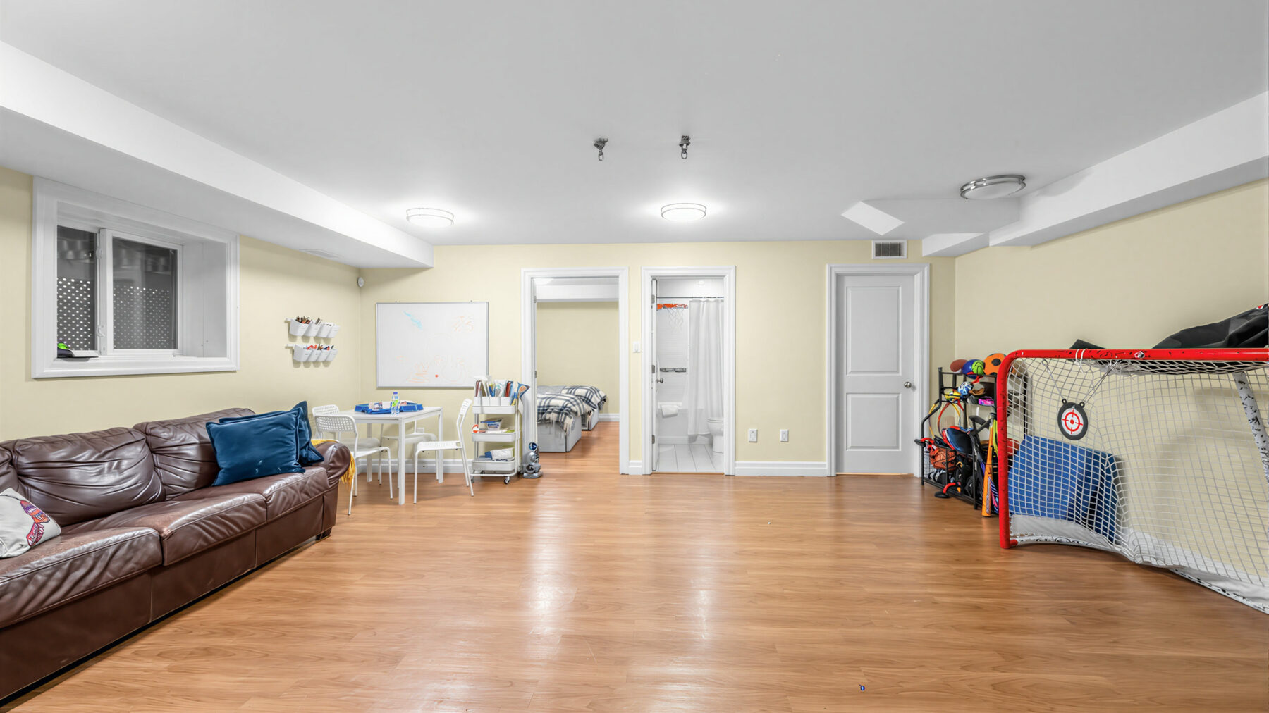 45 Fairholme Ave, view 46 of 56