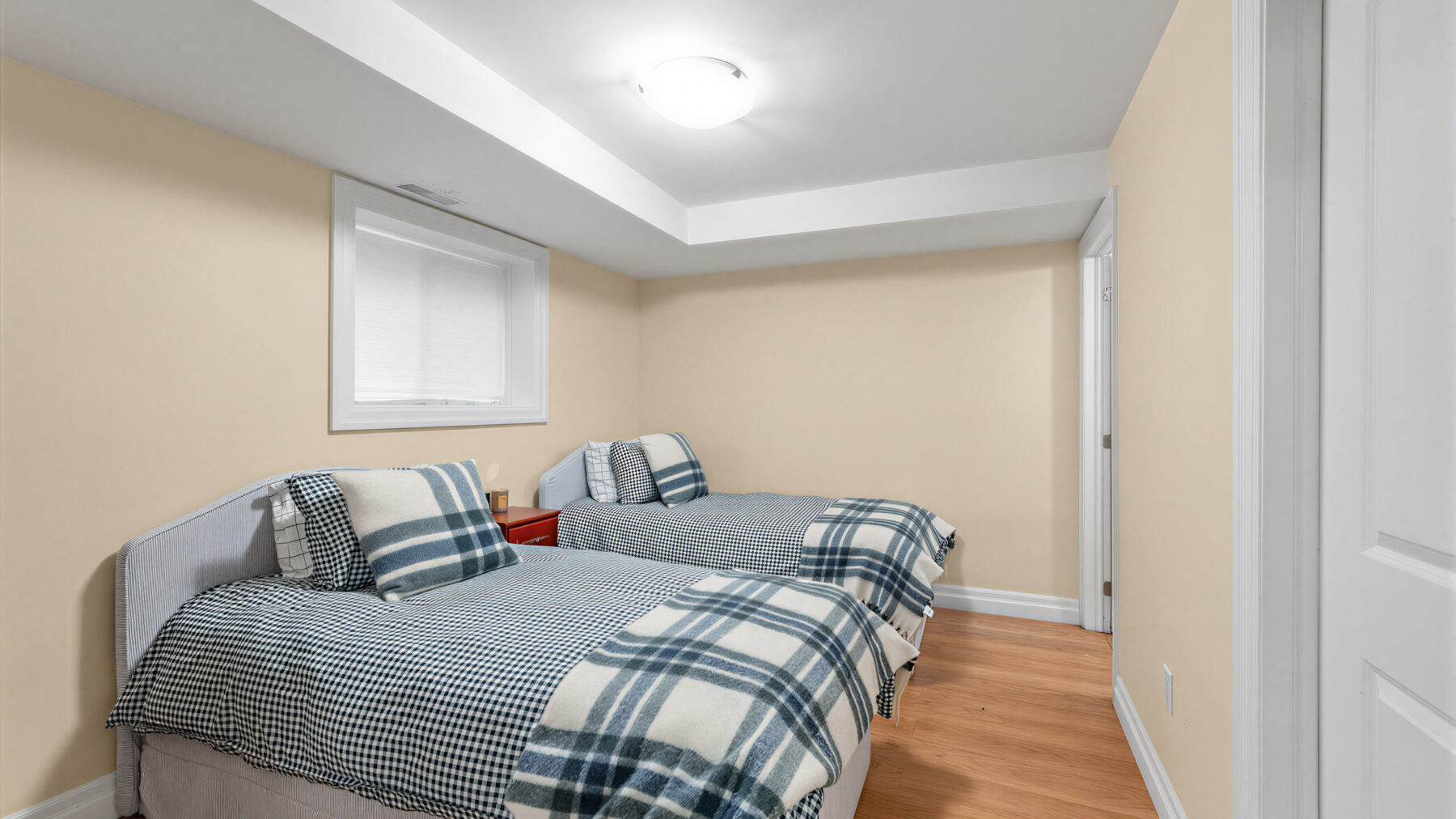 45 Fairholme Ave, view 47 of 56